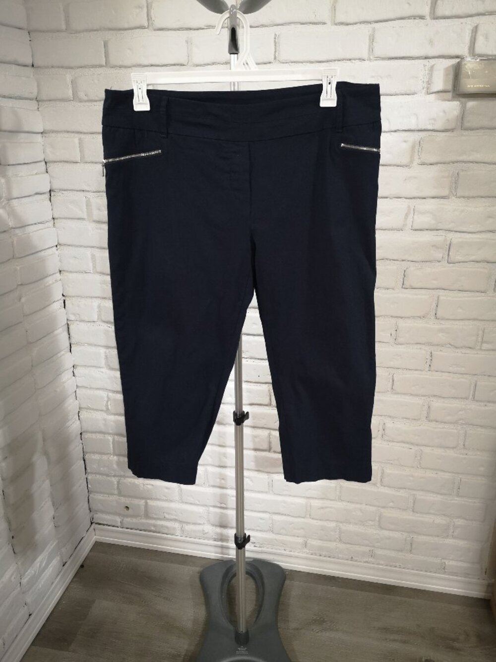 Reitmans Plus Women's Size 16 Navy Pull On Style Capri Pants Summer Casual